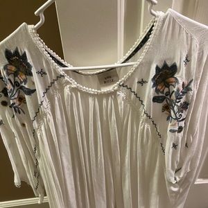 Plus size Women’s Knox Rose Embroidered Blouse size 4x